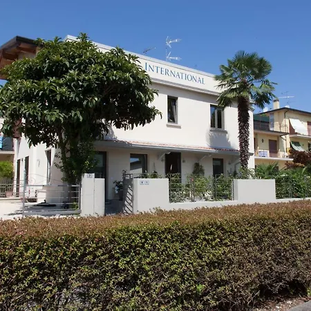 International Rooms & Apartments Sirmione Exterior photo