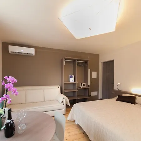 International Rooms & Apartments Sirmione Exterior photo