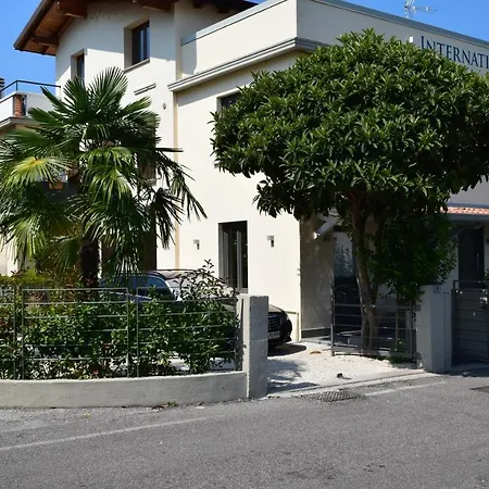 International Rooms & Apartments Sirmione Exterior photo