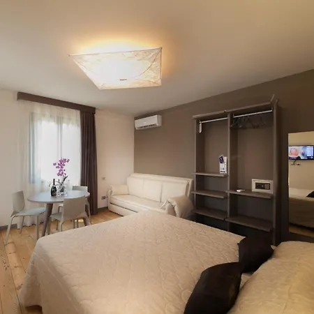 International Rooms & Apartments Sirmione Exterior photo