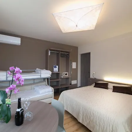 International Rooms & Apartments Sirmione Exterior photo